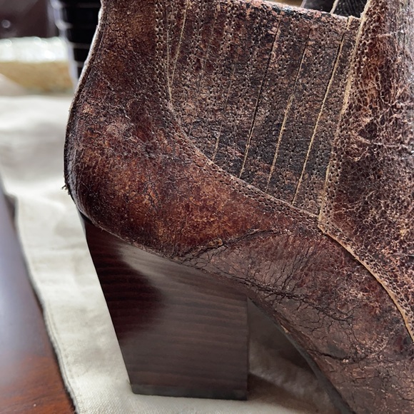 DONALD J PLINER Ankle Boots - Picture 3 of 7